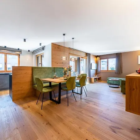 Rienz Alpine Lofts شقة *
