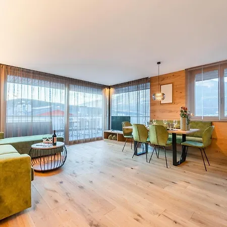 Rienz Alpine Lofts شقة *